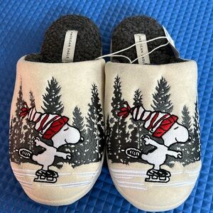 Brand new American Eagle Snoopy slippers